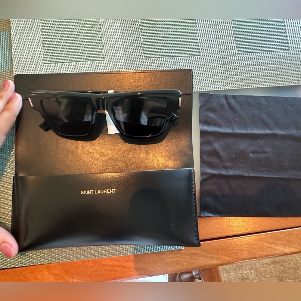 Saint Laurent Stylish Black Solid Square Sunglass… - image 4